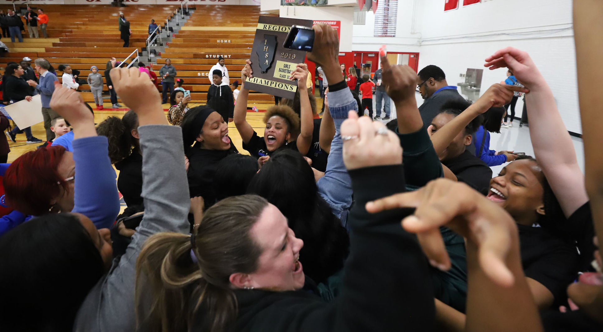 MacArthur vs Paris girls basketball 14 2.14.19.jpg